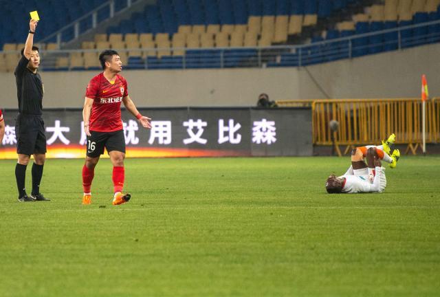 开云入口-亚泰备战不停歇 蒋哲：间歇期大家都练瘦了、晒黑了