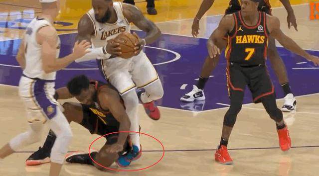 开云APP-【观察】三问詹姆斯伤退 MVP黄了？湖人卫冕拉响警报